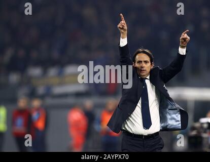 Stadio Olympico, Rom, Italien. Februar 2020. Fußball der Serie A, Lazio gegen Inter Mailand; Simone Inzaghi Trainer von Lazio schickt Anweisungen Credit: Action Plus Sports/Alamy Live News Stockfoto