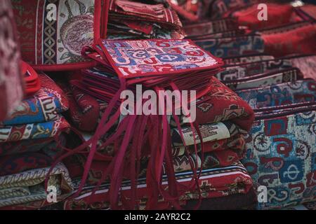 Jerewan, Armenien 13. Oktober 2019: Armenisches Handwerk auf dem Markt Stockfoto