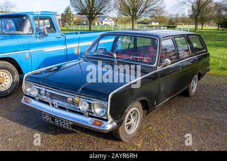Vauxhall Victor, 1967, Reg No: HRL 832E, auf Der Great Western Classic Car Show, Shepton Mallet UK, Februar 08, 2020 Stockfoto