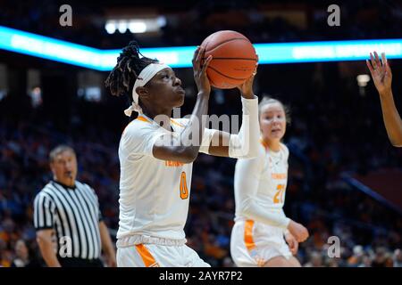 Knoxville, Tennessee, USA. Februar 2020: Rennia Davis #0 der Tennessee Lady Vols schießt während des NCAA-Basketballspiels zwischen den University of Tennessee Lady Volunteers und der Texas A&M University Aggies in der Thompson Boling Arena in Knoxville TN Tim Gangloff/CSM Credit: CAL Sport Media/Alamy Live News Stockfoto