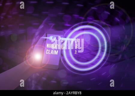 Schriftliche Notiz mit Garantieantrag. Geschäftskonzept für Das Recht eines Kunden auf Ersatz oder Reparatur oder Entschädigung Stockfoto