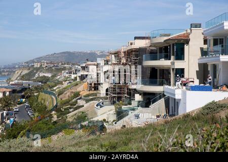 Neubau von Luxushäusern entlang Des Strands Beach in Dana Point, Orange County, Kalifornien Stockfoto