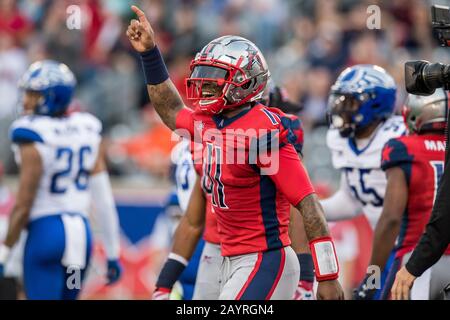 Februar 2020: Houston Roughnecks Quarterback P.J. Walker (11) feiert während des 1. Viertels eines XFL-Fußballspiels zwischen den St. Louis Battlehawks und den Houston Roughnecks im TDECU Stadium in Houston, TX. Trask Smith/CSM Stockfoto