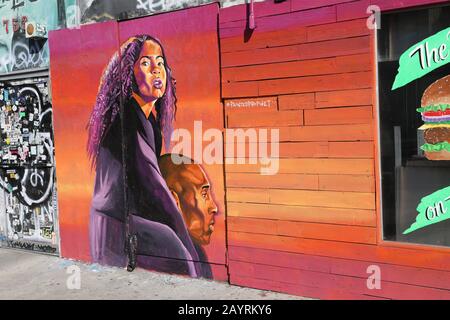 Kobe und Gigi Bryants Wandbilder auf Melrose Ave, LA Stockfoto
