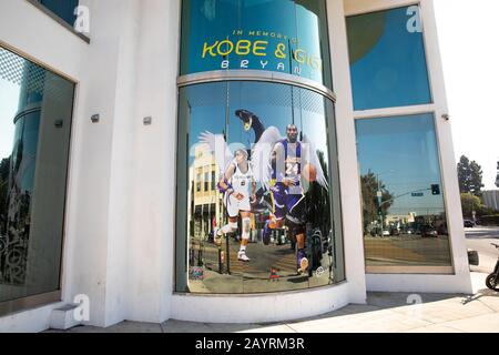 Kobe und Gigi Bryants Poster Art auf Melrose Ave, LA Stockfoto