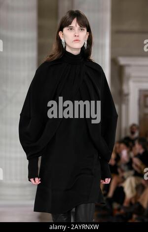 Victoria Beckham AW20 Start- Und Landebahn während der London Fashion Week Februar 2020 - London, UK 16/02/2020 - Nutzung weltweit Stockfoto