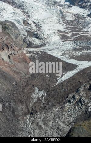 Blick vom Nisqually Vista Trail des Mount Rainier mit dem Nisqually-Gletscher (Detail) in Mt. Rainier National Park im US-Bundesstaat Washington. Stockfoto