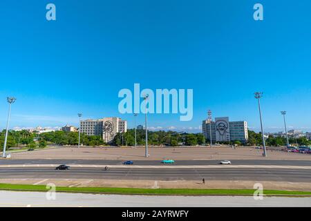 November 2019, Havanna, Kuba: La plaza de la revolucion mit Che Guevara und Camilo Cienfuegos. Stockfoto