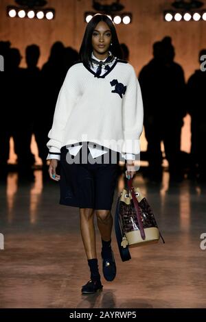 Jourdan Dunn auf der Start- Und Landebahn Tommy Hilfiger AW20 während der London Fashion Week Februar 2020 - London, UK 16/02/2020 - weltweite Nutzung Stockfoto