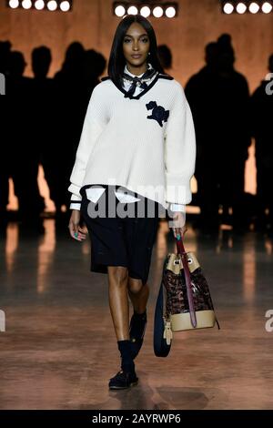 Jourdan Dunn auf der Start- Und Landebahn Tommy Hilfiger AW20 während der London Fashion Week Februar 2020 - London, UK 16/02/2020 - weltweite Nutzung Stockfoto