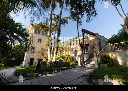 November 2019 in Havanna, Kuba: Haus Finca La Vigia, in dem Ernest Hemingway von 1939 bis 1960 lebte. Hausmuseum, das das Leben von Ernest Hemingwa zeigt Stockfoto