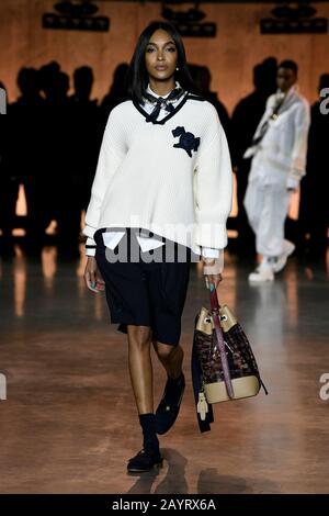 Jourdan Dunn auf der Start- Und Landebahn Tommy Hilfiger AW20 während der London Fashion Week Februar 2020 - London, UK 16/02/2020 - weltweite Nutzung Stockfoto