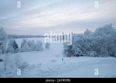 Blick auf Far Lake im Aurora Village in der Nähe von Yellowknife, Northwest Territories, Kanada Stockfoto