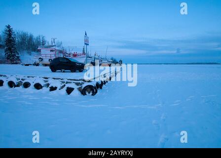 Anlegestelle und Bootsanlegestelle nahe der Giant Mine in Yellowknife, Northwest Territories, Kanada Stockfoto