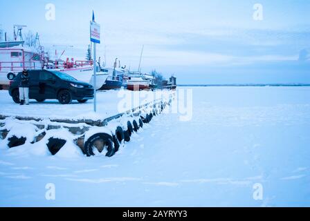 Anlegestelle und Bootsanlegestelle nahe der Giant Mine in Yellowknife, Northwest Territories, Kanada Stockfoto