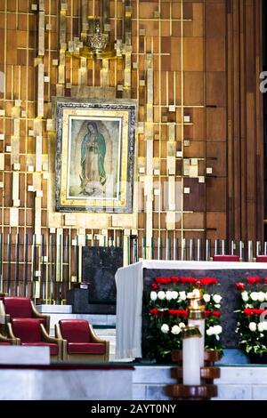 Diegos Umhang, die neue Basilika unserer Lieben Frau von Guadalupe, bekannt als Wunderkirche mit Diegos Umhang, Mexiko-Stadt, Mexiko, Mittelamerika Stockfoto