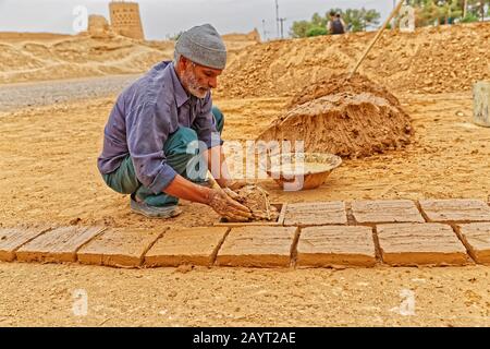 Clayman Ziegel machen Stockfoto