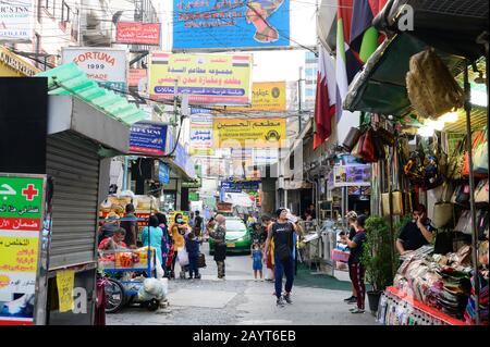 Bangkok, Thailand - 29. Januar 2020: Dieser Bereich ist ein Zentrum für Besucher und Auswanderer aus dem mittleren Osten in Bangkok Stockfoto