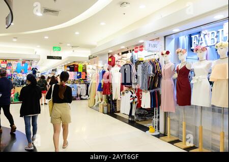 Bangkok, Thailand - 29. Januar 2020: Die Platinum Fashion Mall ist ein Einkaufszentrum, das sich auf Modebekleidung und Accessoires spezialisiert hat Stockfoto