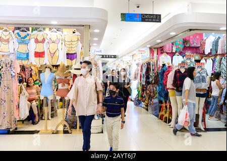 Bangkok, Thailand - 29. Januar 2020: Shopping in der Platinum Fashion Mall in Bangkok Stockfoto