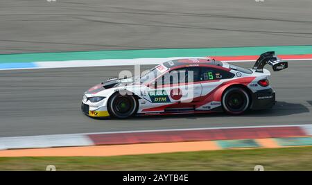 Der deutsche Rennfahrer Timo Glock hat bei einem Rennen auf der TT-Rennstrecke in Assen, Niederlande, seinen BMW M4 Turbo DTM Wagen gefahren. Stockfoto