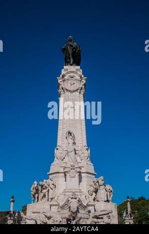 Der Marquis of Pombal Square ist ein wichtiger Kreisverkehr in der Stadt Lissabon, Portugal. Es befindet sich zwischen der Avenida da Liberdade und dem Eduard Stockfoto