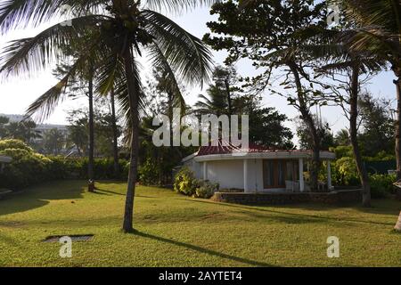 Premium Meerblick Cottage Zimmer im 5-Sterne Taj Fisherman's Cove Resort and Spa, Chennai, Indien Stockfoto