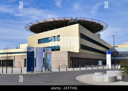 Universitätsklinikum Heidelberg mit Hubschrauber-Notlandeplatz auf Dach, Deutschland Stockfoto