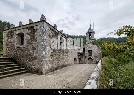 Pabellon de don Pío, Monasterio de San Juan de Caaveiro, parque Natural Fragas del Eume? Provincia de La Coruña, Galicien, Spanien. Stockfoto