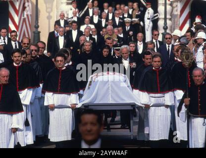 HONRAS FUNEBRES POR GRACE DE MONACO. Lage: Außenansicht. MONTECARLO. Monaco. RAINIER III. VON MONACO. Carolina Grimaldi. ALBERTO GRIMALDI. RAINIERO DE MONACO. ALBERTO DE MONACO. CAROLINA DE MONACO. KELLY GRACE 1929 / 1982-GRACE KELLY. Stockfoto