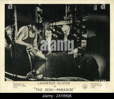 Laurence OLIVIER und FELIX AYLMER im DEMI - PARADISE 1943 Regisseur ANTHONY ASQUITH Autor/Produzent ANATOLE DE GRUNWALD Zwei Städte Filme/General Film Distributors (GFD) Stockfoto