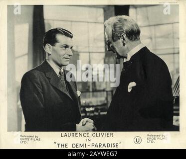 Laurence OLIVIER und FELIX AYLMER im DEMI - PARADISE 1943 Regisseur ANTHONY ASQUITH Autor/Produzent ANATOLE DE GRUNWALD Zwei Städte Filme/General Film Distributors (GFD) Stockfoto