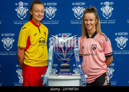 Glasgow, Großbritannien. Februar 2020. Emma Craig von Partick Thistle LFC & Lucy Ronald von Glasgow Women FC während der Veranstaltung Zur Saisoneinführung Der Scottish Building Society Scottish Women's Premier League im Nationalstadion Hampden Park, Glasgow, Montag, 17. Februar 2020 - Credit Colin Poultney/Alamy Live News Stockfoto