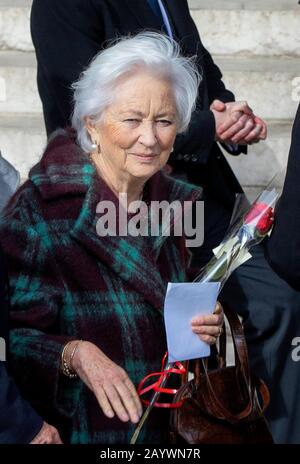Brüssel, Belgien. Februar 2020. Königin Paola von Belgien verlässt am 17. Februar 2020 in der Onze-Lieve-Vrouwkerk in Laken in Brussel, nachdem sie an der jährlichen Eucharistischen Feier im Gedenken an die verstorbenen Mitglieder der Königlichen Familienkredite teilgenommen hat: Albert Nieboer/ Netherlands OUT/Point de Vue OUT/dpa/Alamy Live News Stockfoto