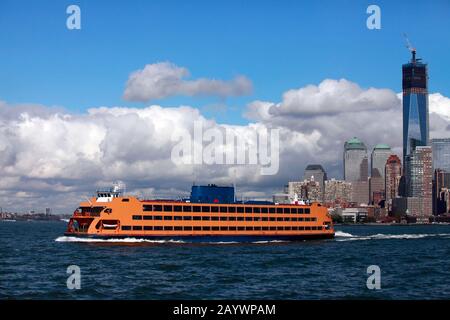 Regelmäßige Fährverbindung zwischen New York City - Manhattan und Staten Island Stockfoto