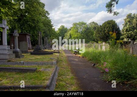 Brompton Cemetery, Fulham Road, London, England, Lage der Gräber von Emmeline Pankhurst, Fanny Brawne, Richard Tauber, John Wisden und Brian Glover Stockfoto