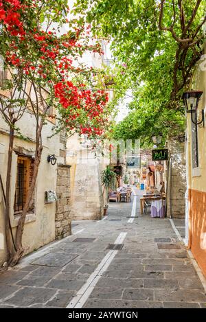 Fußgängerzone in der Altstadt von Rethymno auf Kreta, Griechenland Stockfoto