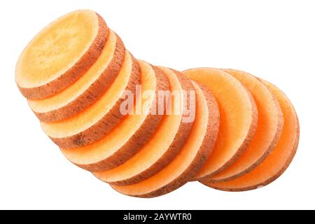 Süßkartoffel (Ipomoea batatas tuberous root) in Scheiben geschnitten, isoliert Stockfoto