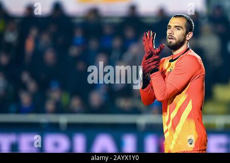 Pau Lopez Sabata (Roma) während des italienischen Serie-A-Spiels zwischen Atalanta 2-1 Roma im Gewiss Stadium am 15. Februar 2020 in Bergamo, Italien. Kredit: Maurizio Borsari/AFLO/Alamy Live News Stockfoto