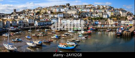 Panoramabild von Brixham malerischer Hafen Devon England Großbritannien Europa Deutschland gb Stockfoto