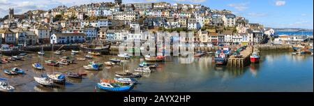 Panoramabild von Brixham malerischer Hafen Devon England Großbritannien Europa Deutschland gb Stockfoto