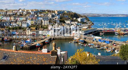 Panoramabild von Brixham malerischer Hafen Devon England Großbritannien Europa Deutschland gb Stockfoto