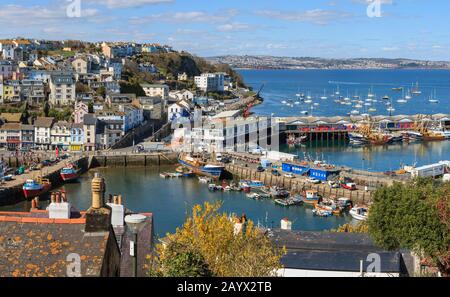 Panoramabild von Brixham malerischer Hafen Devon England Großbritannien Europa Deutschland gb Stockfoto