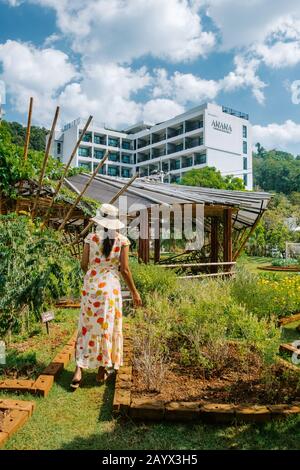 Krabi Thailand Januar 2020, Ein umweltfreundliches Luxusresort in Ao Nang, wo ein tropischer Garten um Anana Krabi liegt Stockfoto