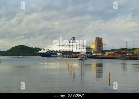 Blick auf die Fähre Oslo Hrabour und Pearl Seaways, die am Fährhafen DFDS angelehnt ist.Oslo ist ein wichtiges Zentrum für maritime Industrien und Handel in Der Eu Stockfoto