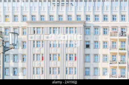 Architektur des Sozialistischen Klassizismus an der karl-marx-allee Stockfoto