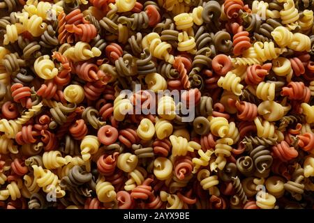 Italienische getrocknete Nudeln Fusilli, Rocchetti und Cavatappi Stockfoto