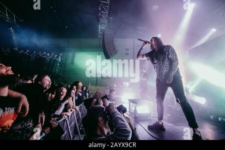 Kopenhagen, Dänemark. Februar 2020. Die australische Deathcore-Band Thy Art Is Murder führt ein Live-Konzert im Amager Bio in Kopenhagen durch. Hier ist Sänger Chris McMahon live auf der Bühne zu sehen. (Bildnachweis: Gonzales Foto/Nikolaj Bransholm/Alamy Live News Stockfoto