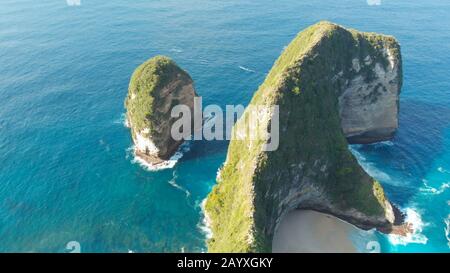 Luftaufnahme Kelingking Beach auf Nusa Penida Insel, Bali, Indonesien Stockfoto