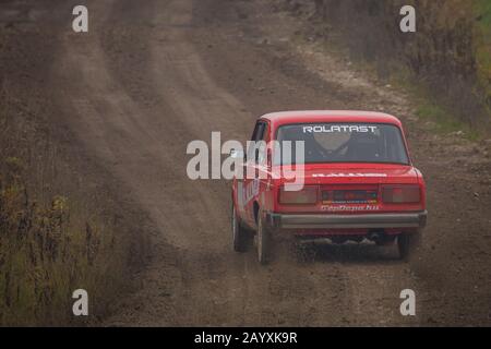 Sveta Nedjelja, Kroatien - 24. November 2019. 10. Rally Show Santa Domenica. Krisztian Szvatek und Mark Bogdanovics in Lada 2105, RWD. Stockfoto